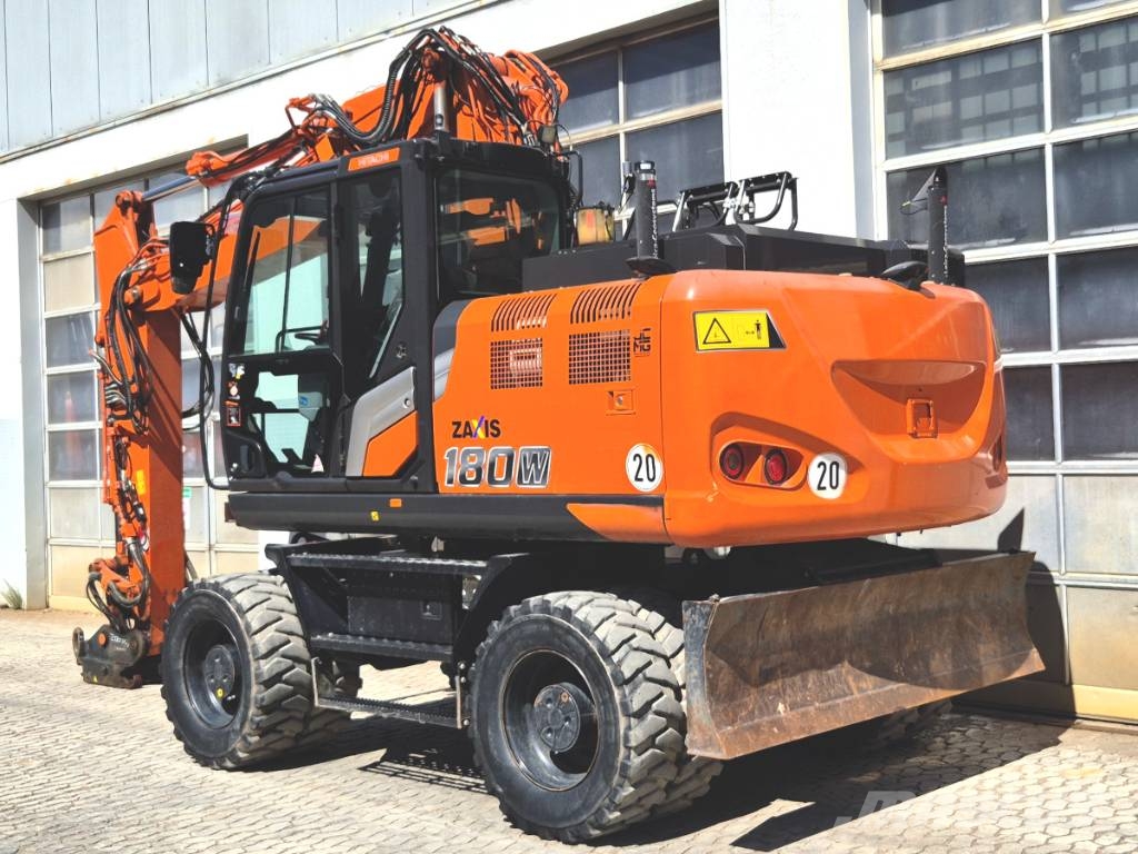 Hitachi ZX 180 W-7 Lastik tekerli ekskavatörler