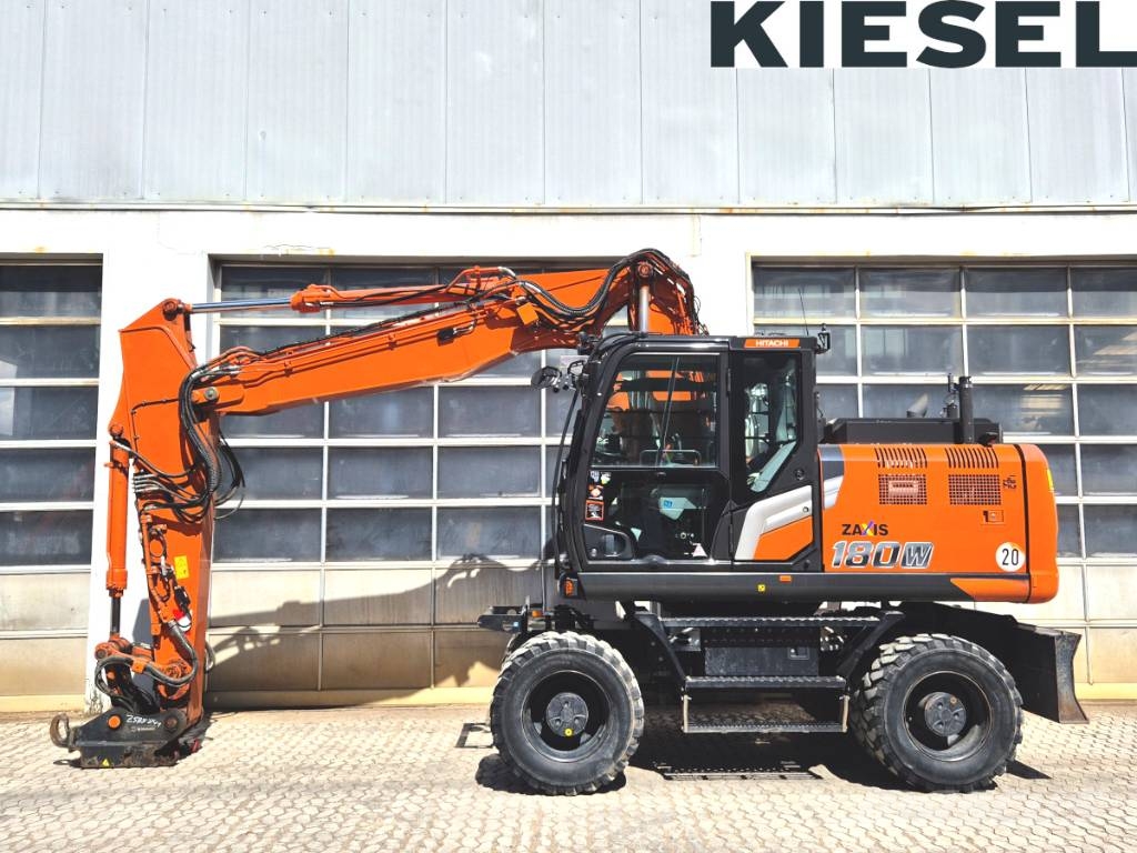 Hitachi ZX 180 W-7 Lastik tekerli ekskavatörler