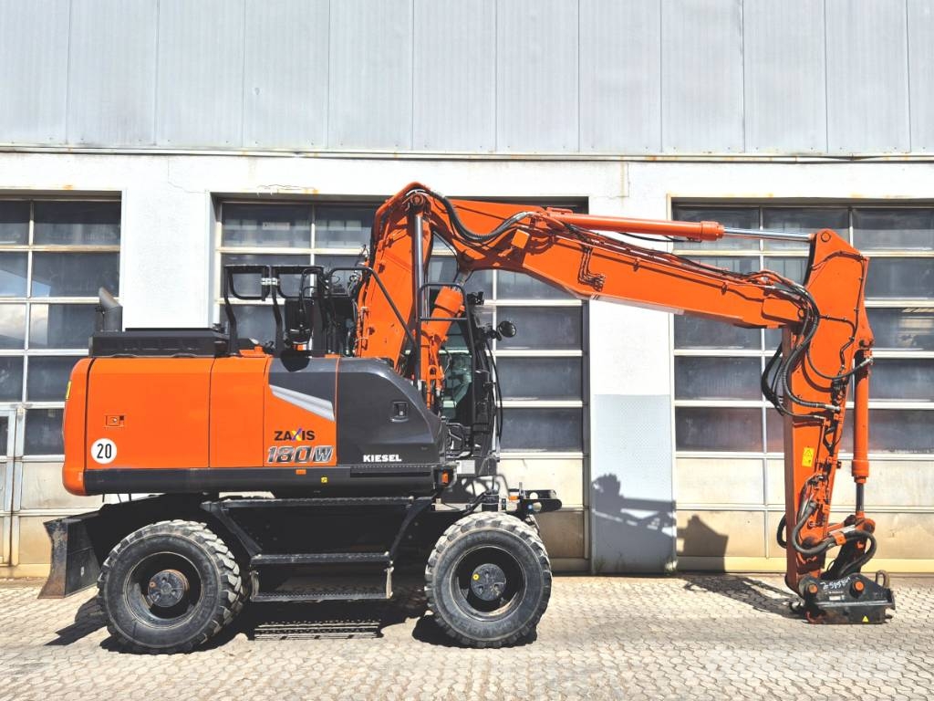 Hitachi ZX 180 W-7 Lastik tekerli ekskavatörler