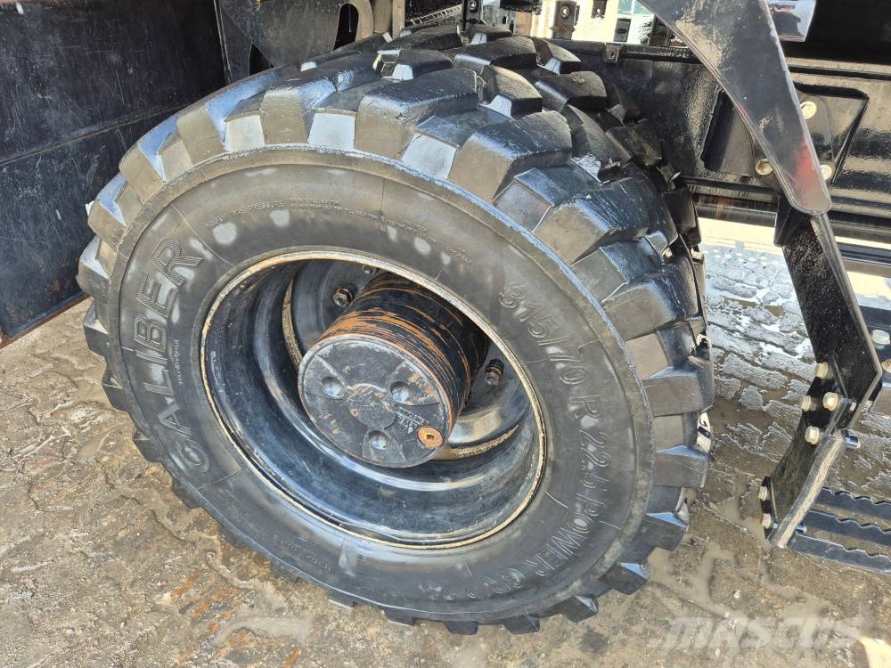 Hitachi ZX 180 W-7 Lastik tekerli ekskavatörler