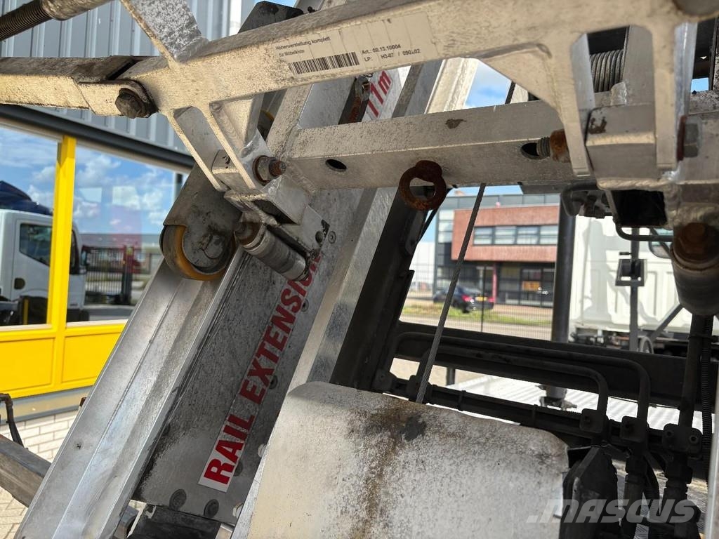 Nissan NT400 + 29 METER LADDER + HYDROLIC + WORKS PERFECT Auto korvtõstukid
