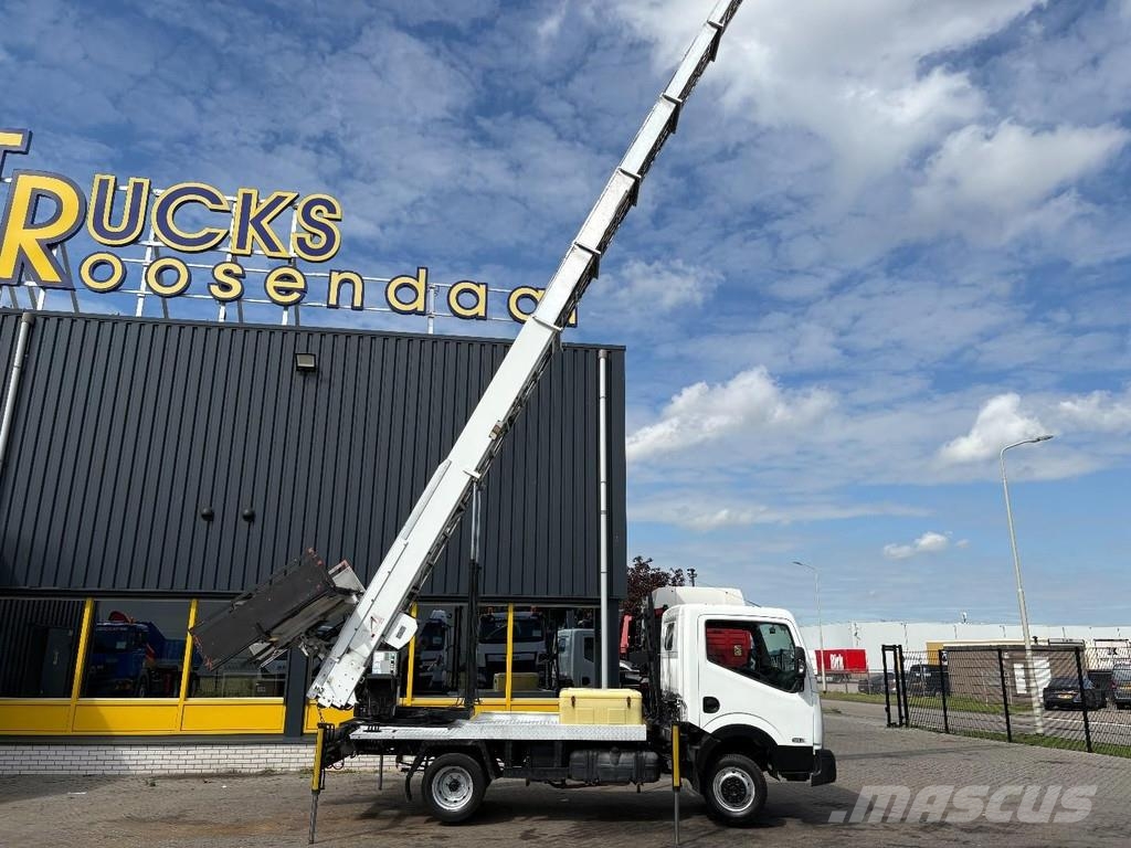 Nissan NT400 + 29 METER LADDER/MOVER + HYDROLIC + WORKS P Avtokošare