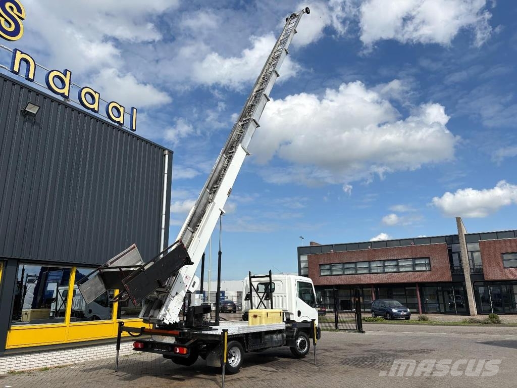 Nissan NT400 + 29 METER LADDER/MOVER + HYDROLIC + WORKS P Avtokošare