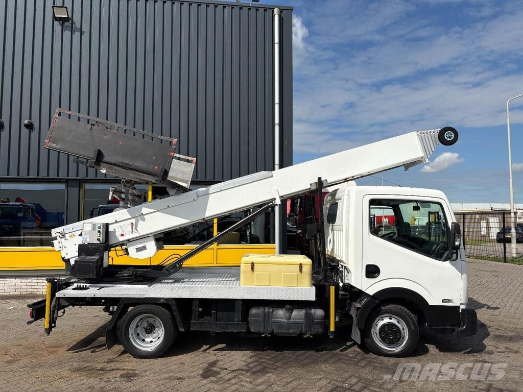 Nissan NT400 + 29 METER LADDER/MOVER + HYDROLIC + WORKS P Avtokošare