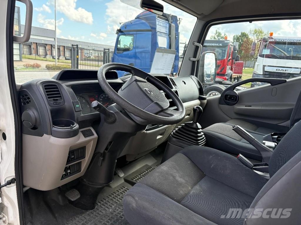 Nissan NT400 + 29 METER LADDER + HYDROLIC + WORKS PERFECT Auto korvtõstukid