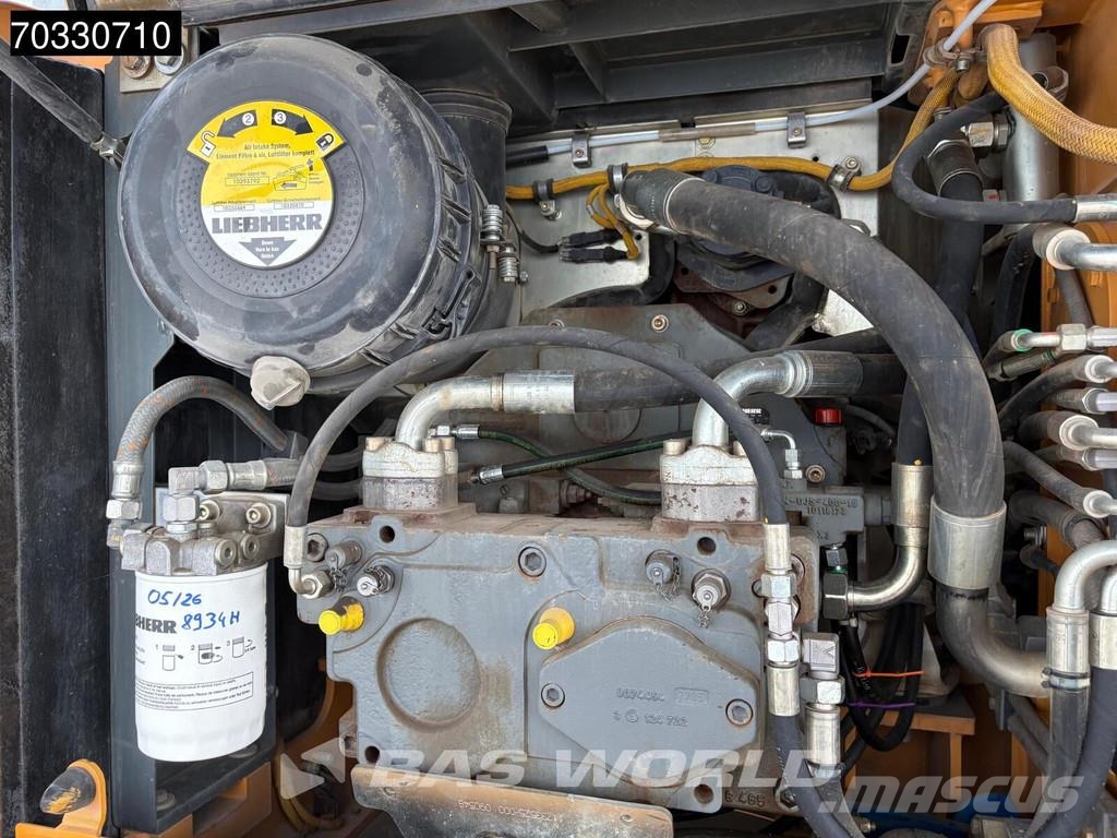 Liebherr R926 LC حفارات زحافة