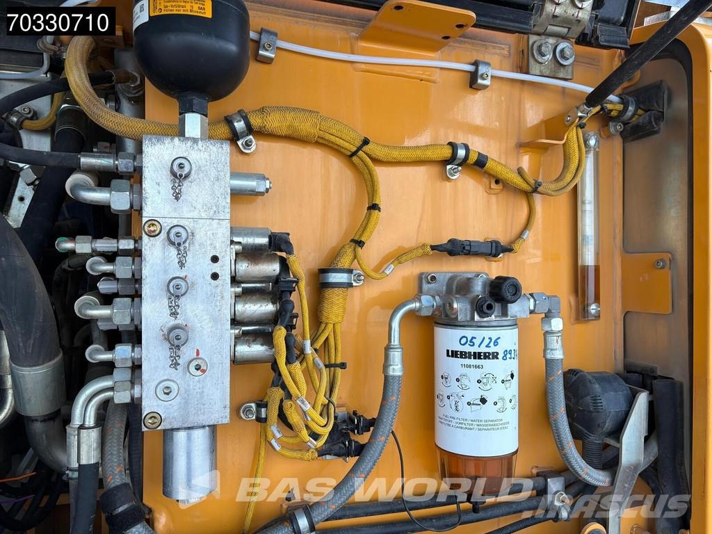 Liebherr R926 LC حفارات زحافة
