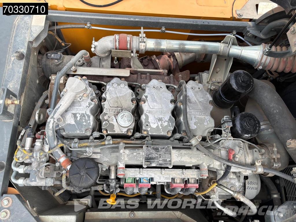 Liebherr R926 LC حفارات زحافة