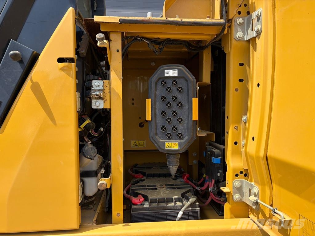 CAT 323 07A Long Reach Trible Ready حفارات زحافة