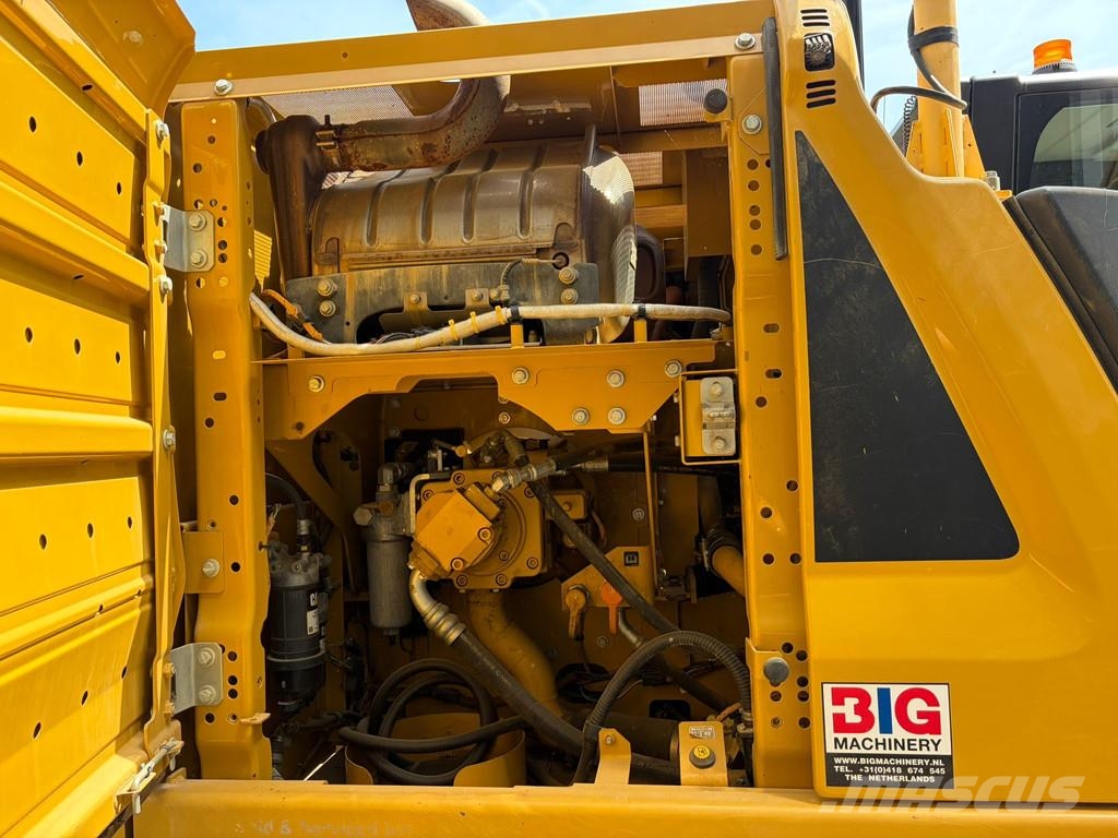 CAT 323 07A Long Reach Trible Ready حفارات زحافة