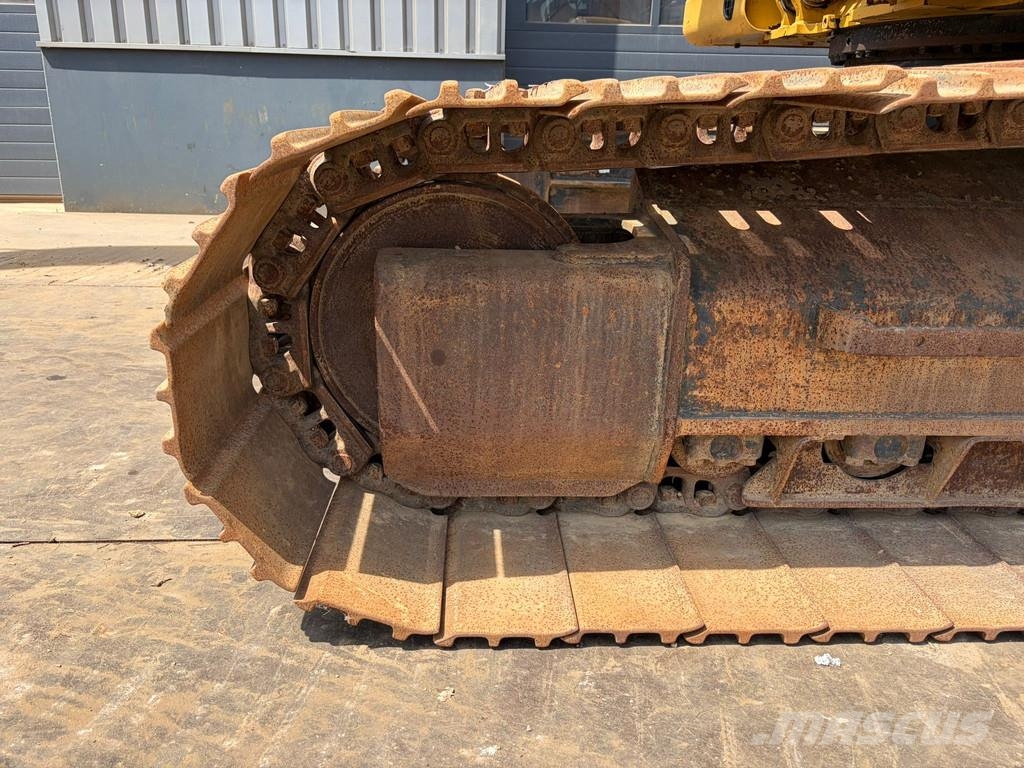 CAT 323 07A Long Reach Trible Ready حفارات زحافة
