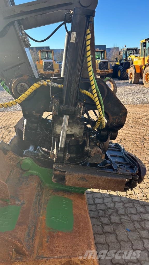 Volvo EC 220 E Верижен екскаватор