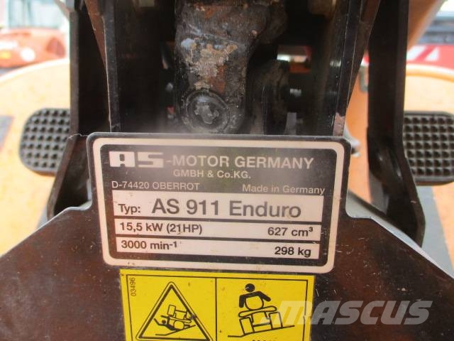 AS Motor AS 911 Enduro Aufsitz-Allmäher الوقوف على جزازات
