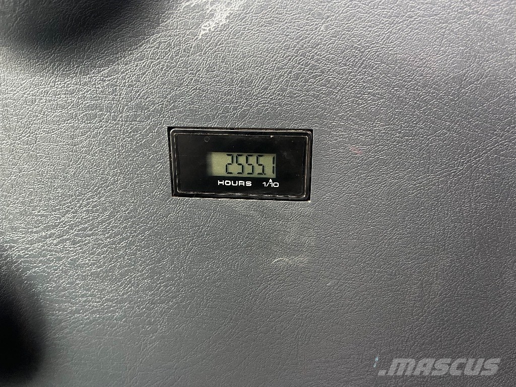 Hyundai HX 145 LCR Гусеничні екскаватори
