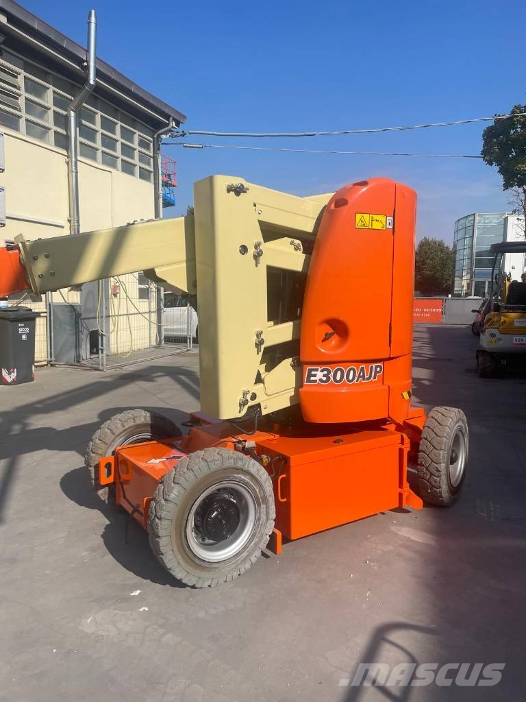JLG E 300 AJP رافعات سلة مفصلية
