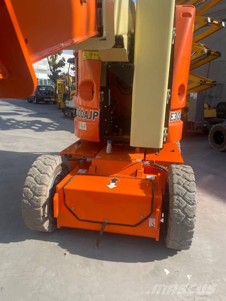 JLG E 300 AJP رافعات سلة مفصلية