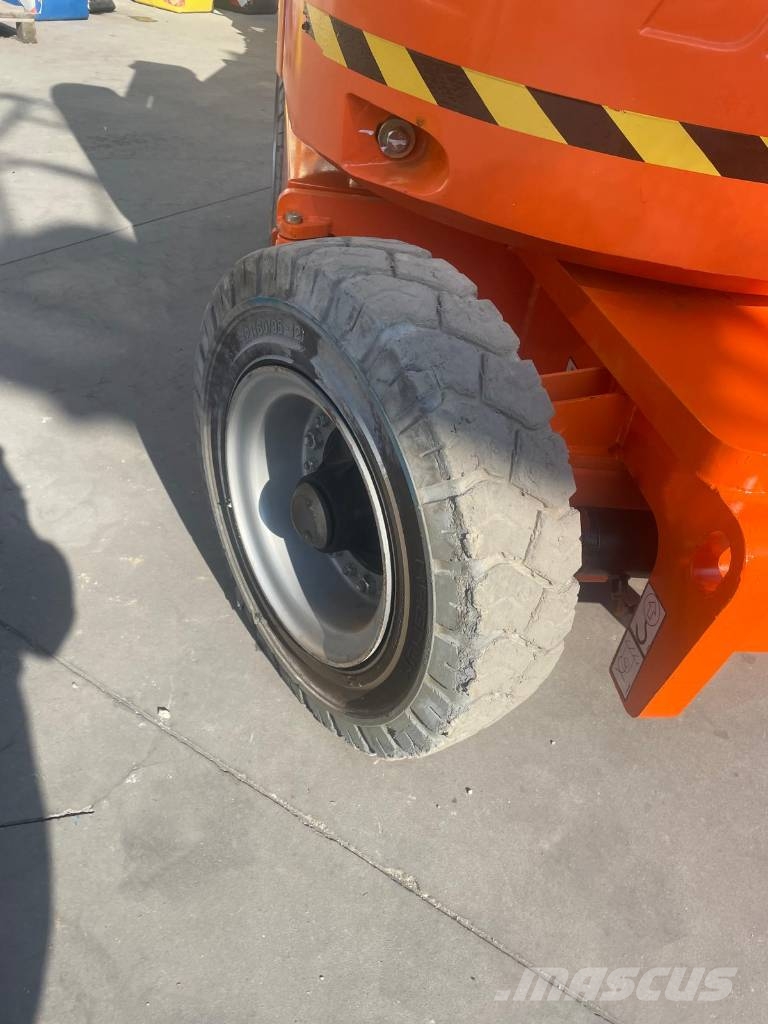 JLG E 300 AJP رافعات سلة مفصلية