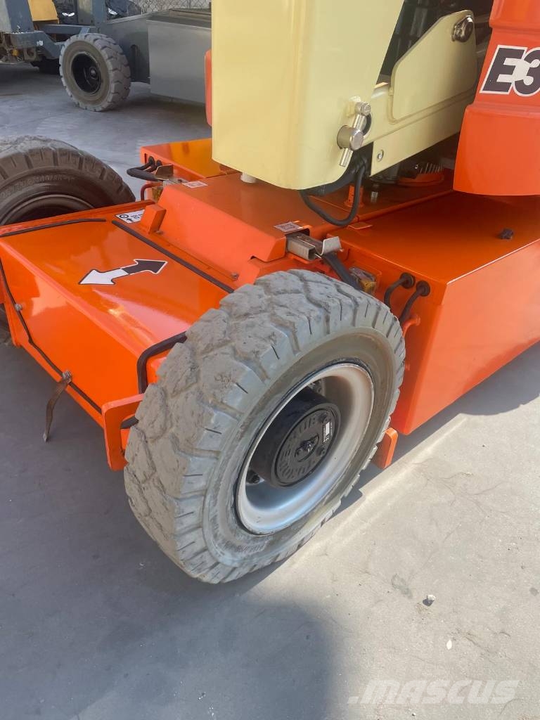 JLG E 300 AJP رافعات سلة مفصلية