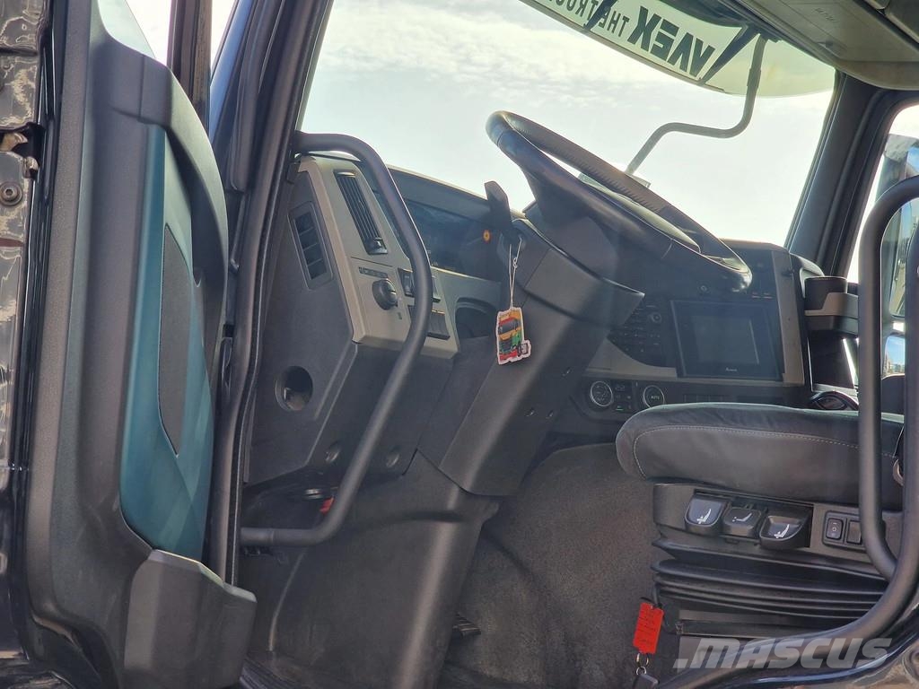 Volvo FM 370 6x2*4 - HIAB X-Hiduo 188 E-5 Crane with rem Grúas todo terreno