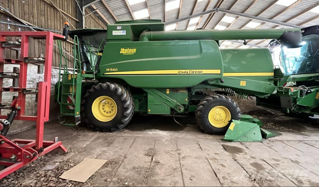 John Deere W540 Skurtreskere