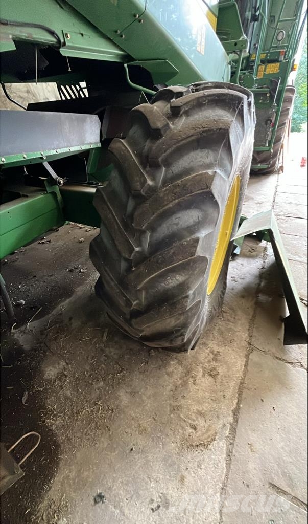 John Deere W540 Skurtreskere