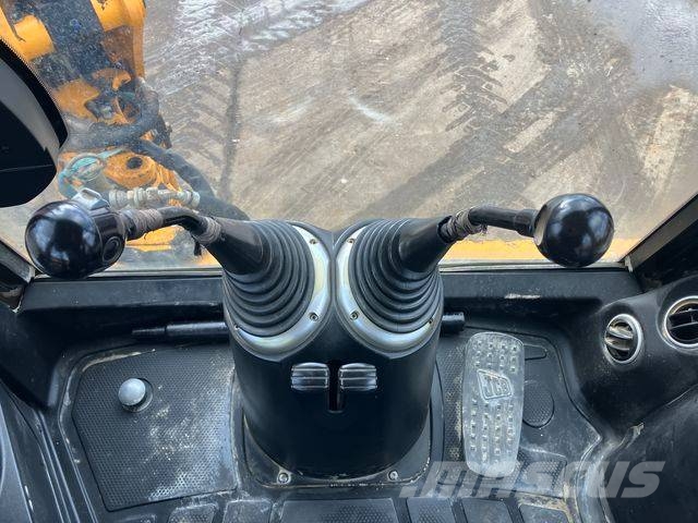 JCB 3 CX Backhoe loaders