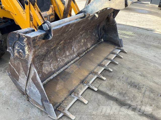 JCB 3 CX Backhoe loaders