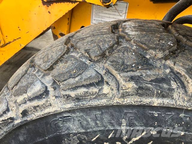 JCB 3 CX Backhoe loaders
