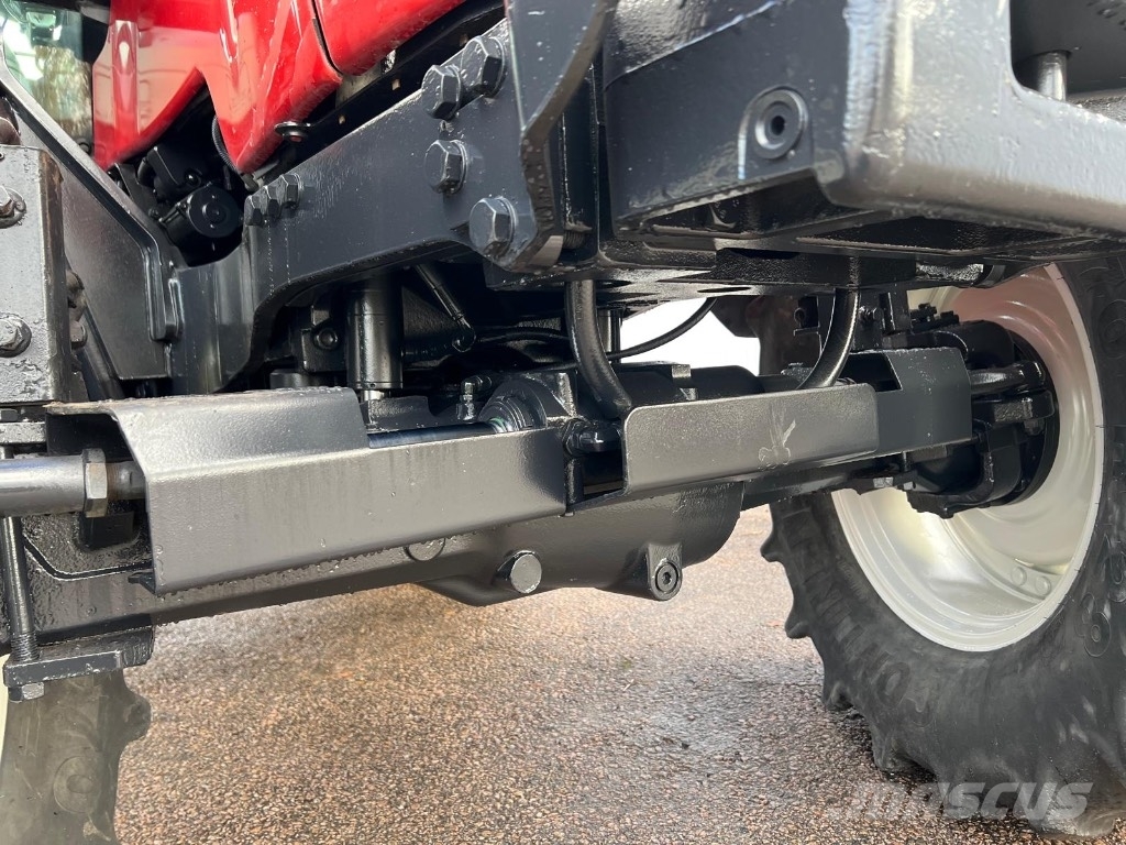 Valtra N 121 Advance etukuormaajalla Traktorer