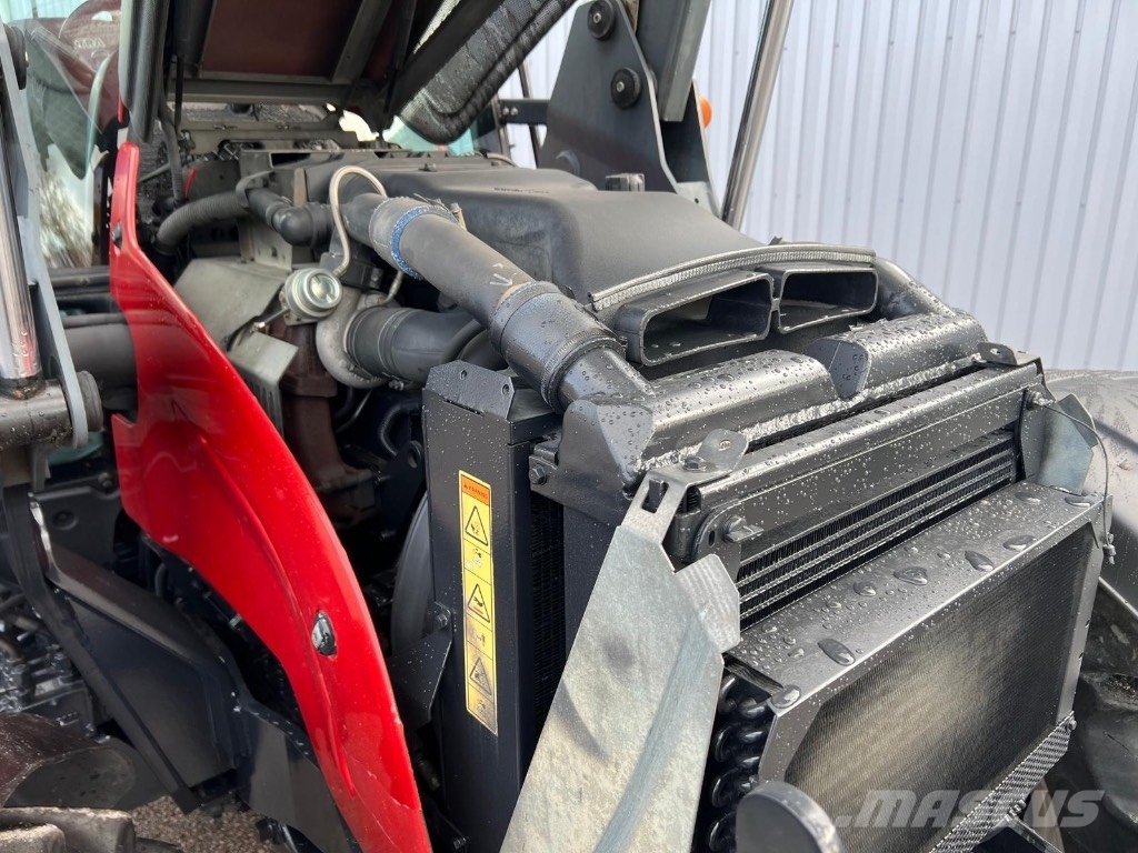 Valtra N 121 Advance etukuormaajalla Traktorer