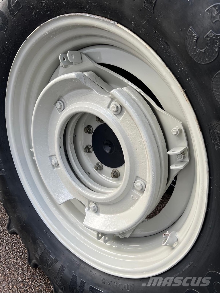 Valtra N 121 Advance etukuormaajalla Traktorer