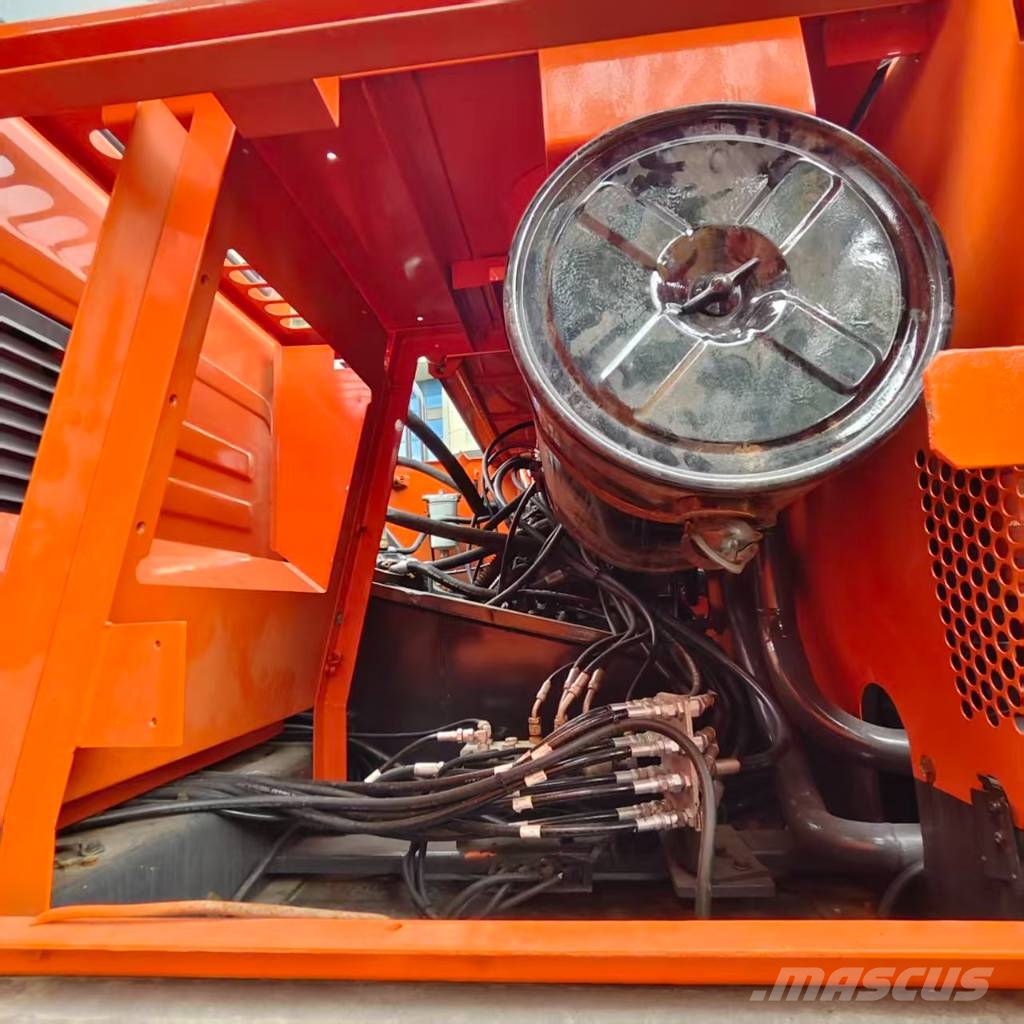 Doosan DX340LC-9C Гусеничні екскаватори