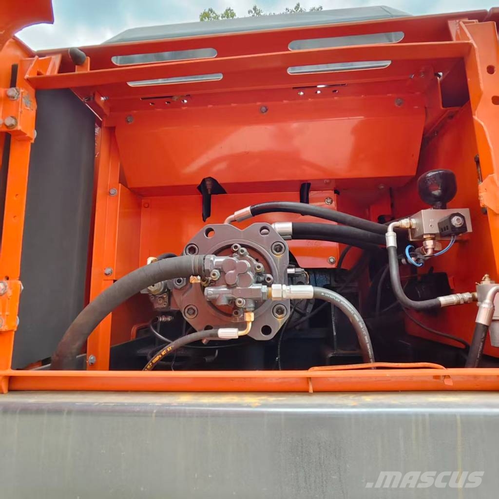 Doosan DX340LC-9C Гусеничні екскаватори