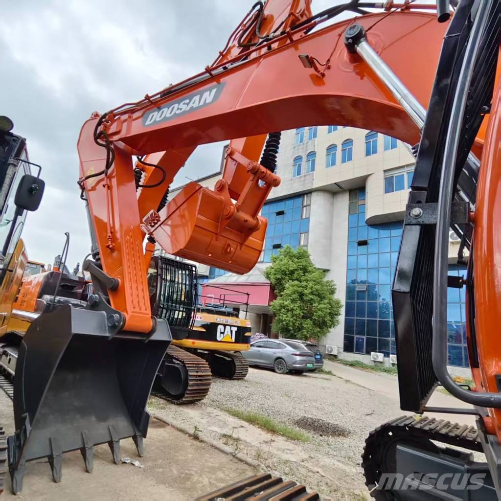 Doosan DX340LC-9C Гусеничні екскаватори