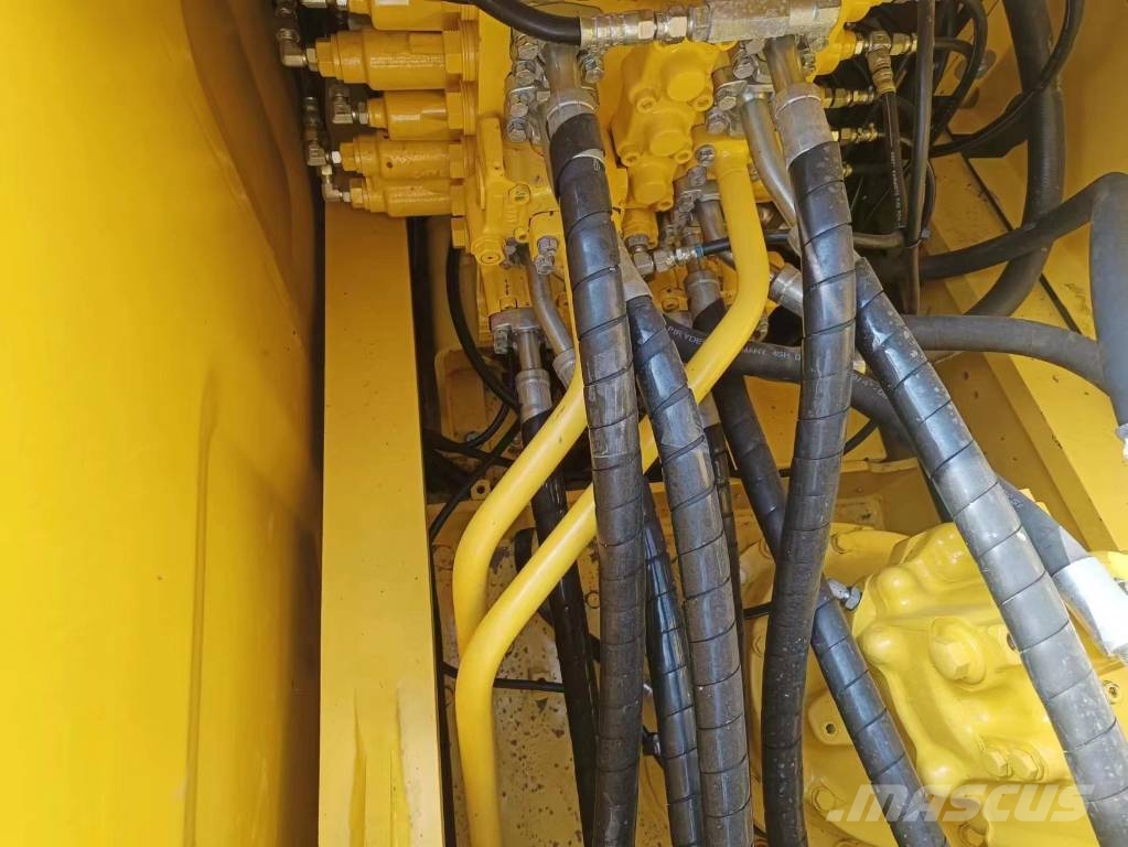 Komatsu PC 200-8 Raupenbagger