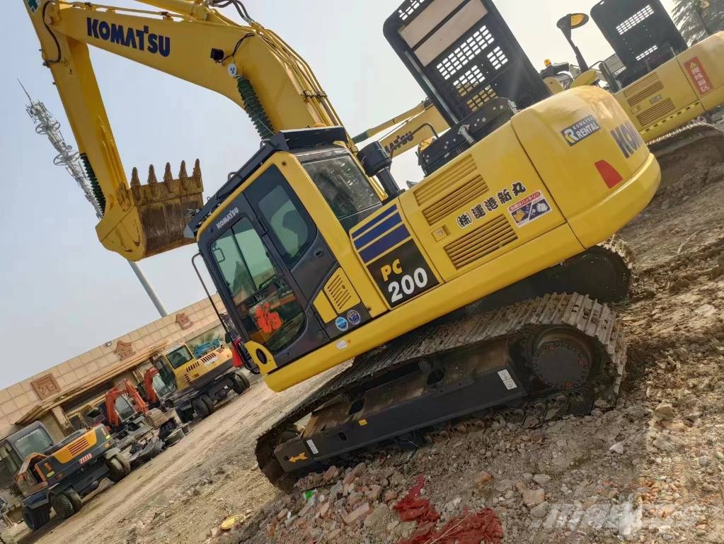 Komatsu PC 200-8 Raupenbagger