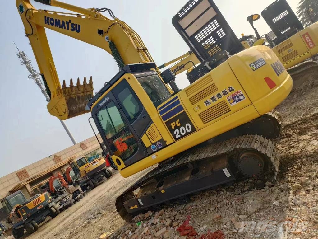 Komatsu PC 200-8 Raupenbagger