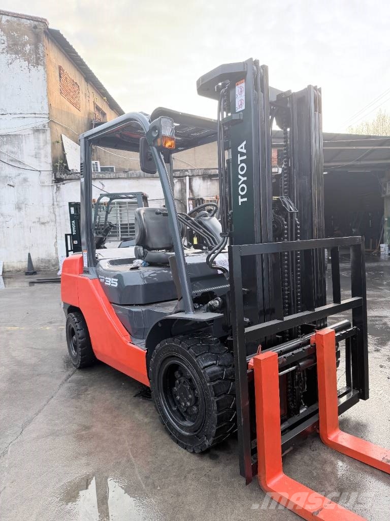 Toyota 7FDN35 Diesel forklifts
