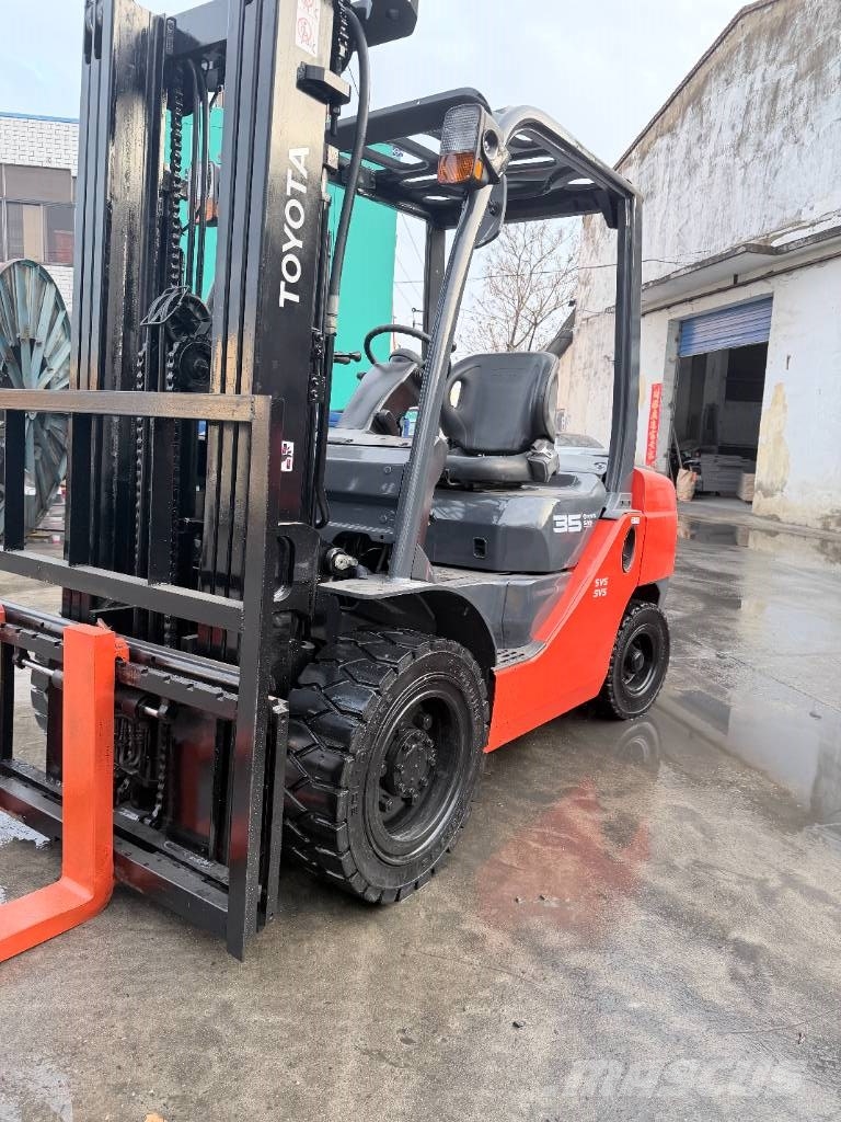 Toyota 7FDN35 Diesel forklifts