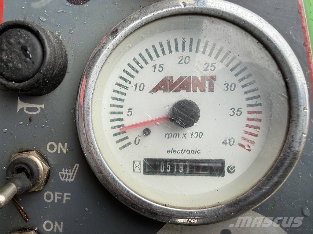 Avant 640 Večnamenski nakladalci