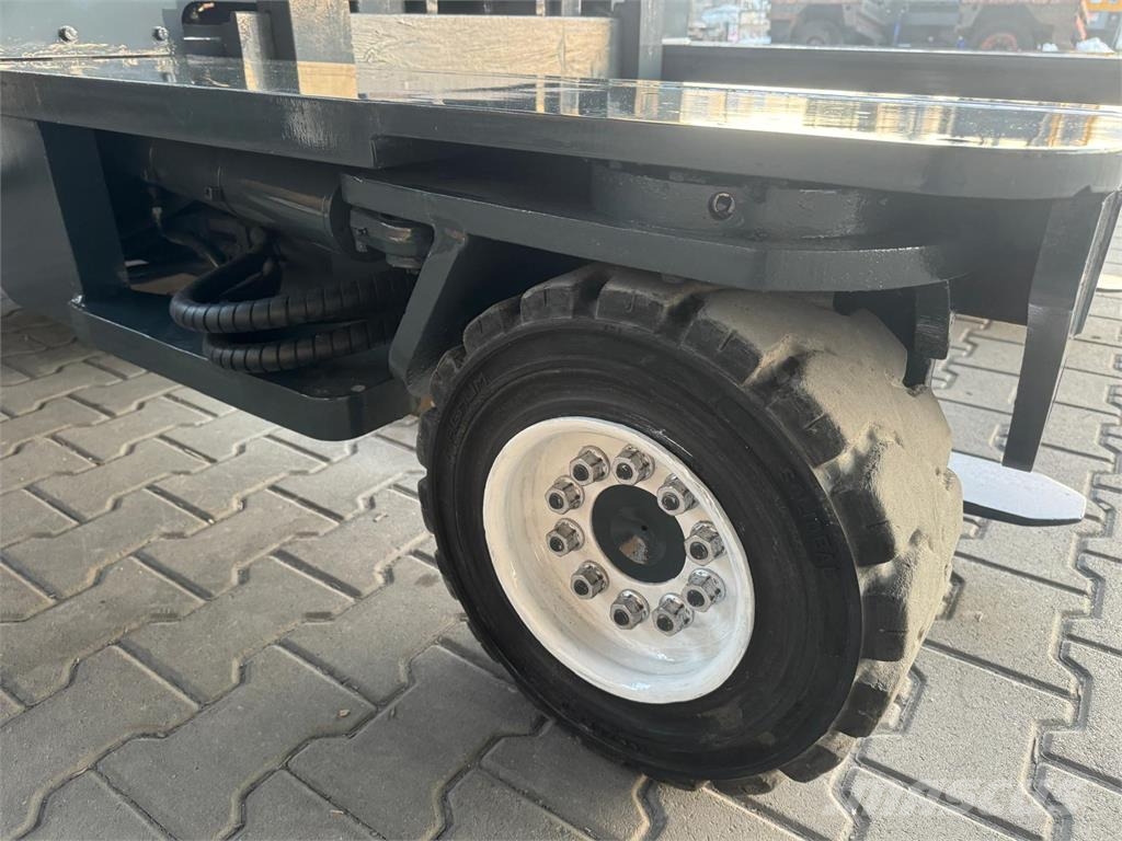 Combilift C4000 // Diesel // 2004 year Four-way truck