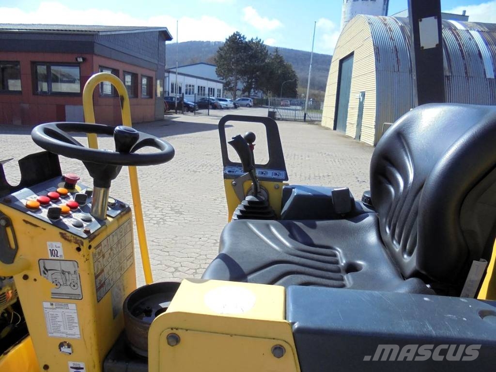 Bomag BW 90 AC-2 Rolos combinados