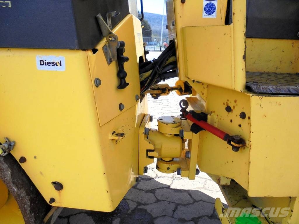 Bomag BW 90 AC-2 Rolos combinados