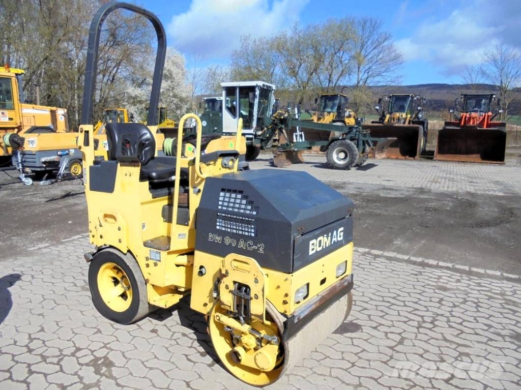 Bomag BW 90 AC-2 Rolos combinados