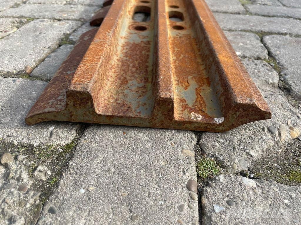 Volvo SHOES | TRACK PLATES | 60 CM | FAHRWERK Ramy i zawieszenie