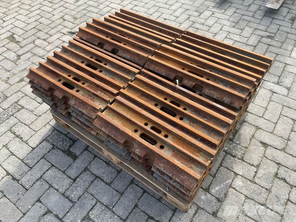 Volvo SHOES | TRACK PLATES | 60 CM | FAHRWERK Ramy i zawieszenie
