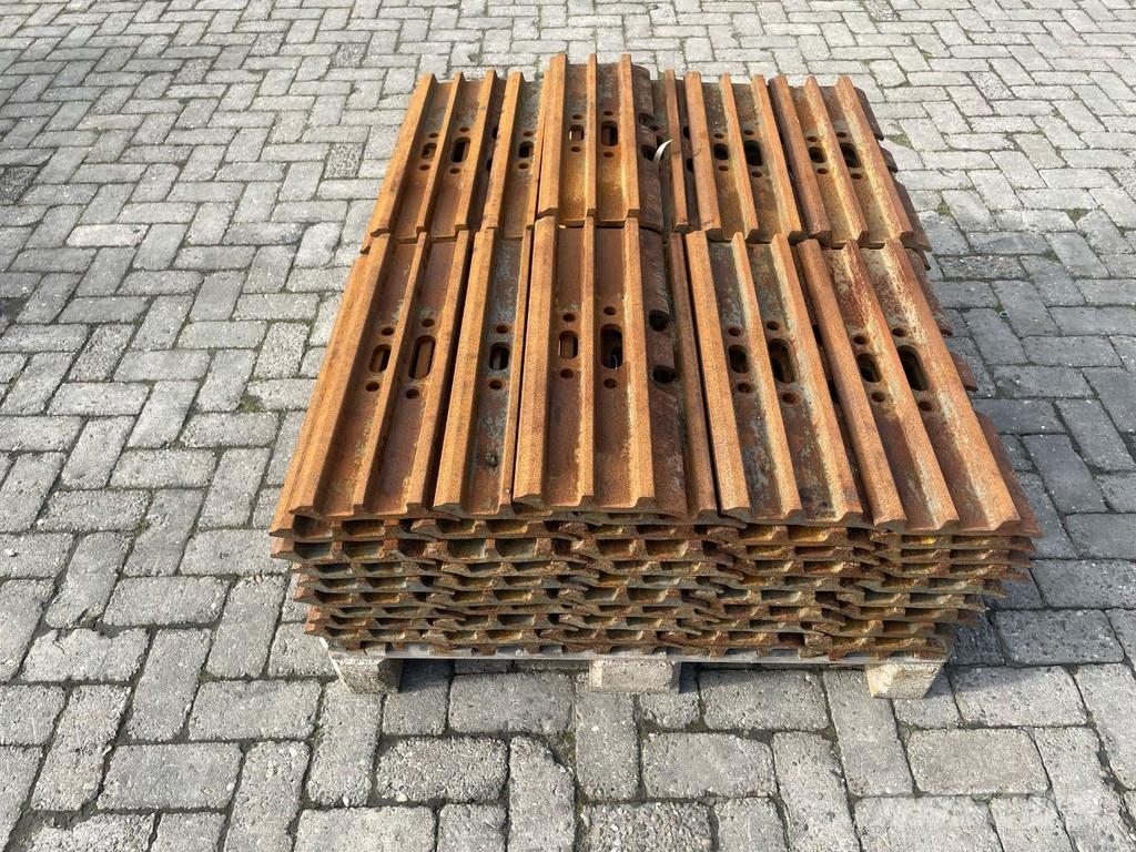 Volvo SHOES | TRACK PLATES | 60 CM | FAHRWERK Ramy i zawieszenie