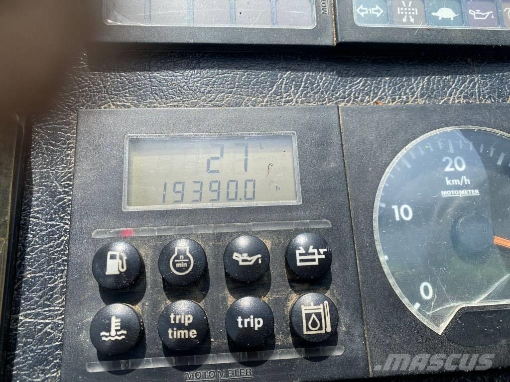 NFB 120 Forstschlepper スキッダー