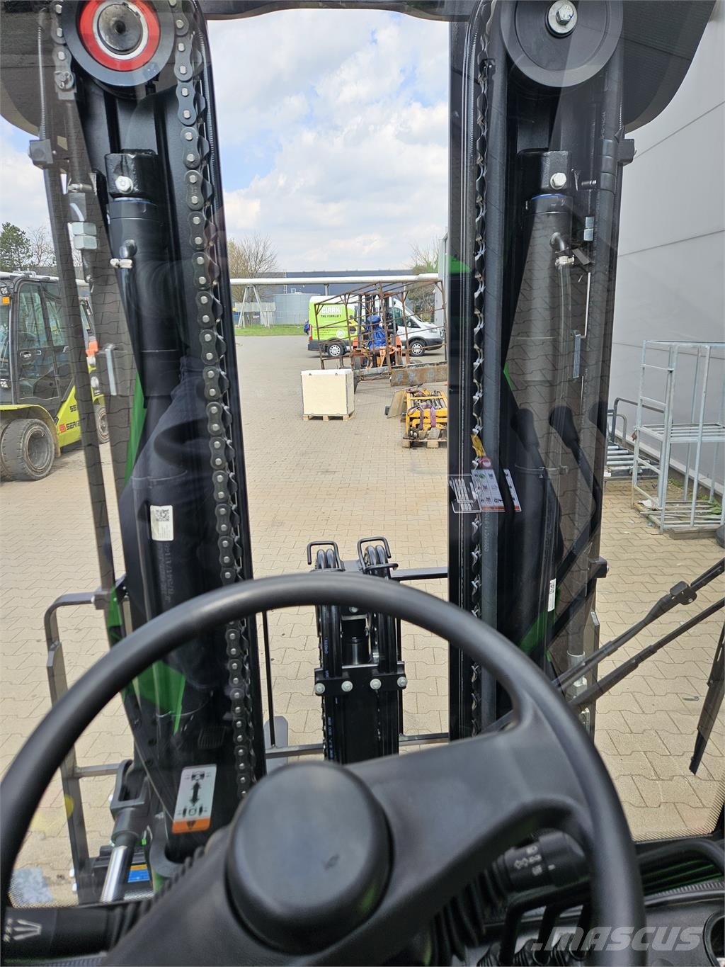 EP Equipment EFL352X5 Electric forklifts