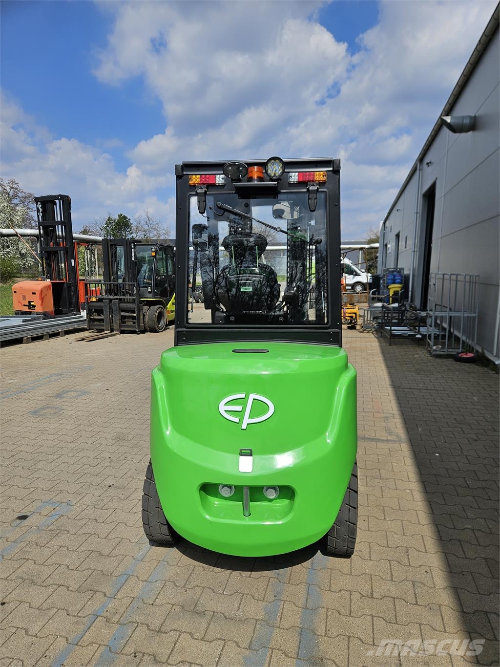 EP Equipment EFL352X5 Electric forklifts